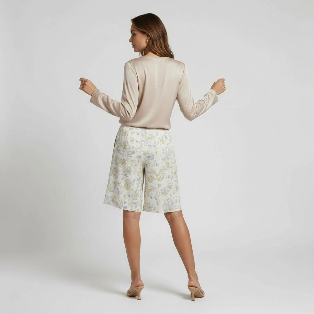 Women's Elastic Waist Wide-Leg Mid-Length Shorts