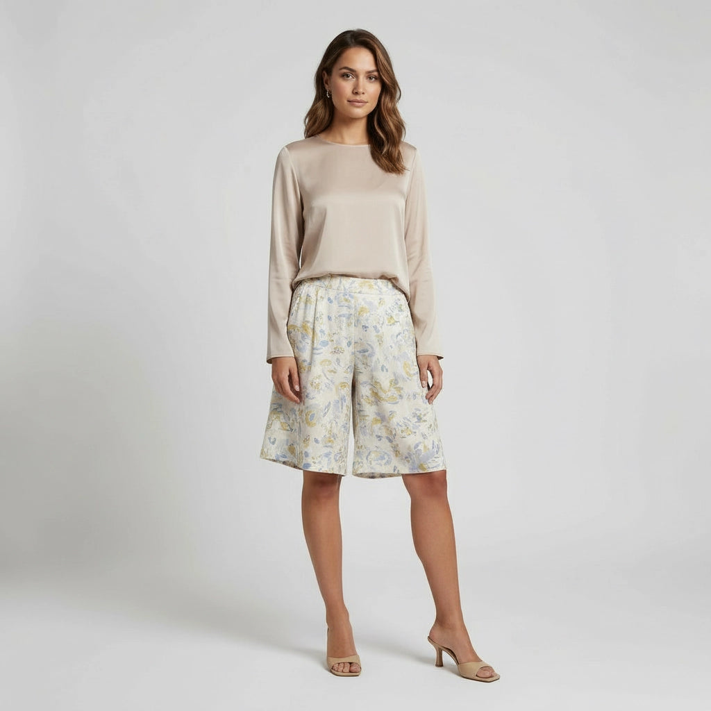 Women's Elastic Waist Wide-Leg Mid-Length Shorts