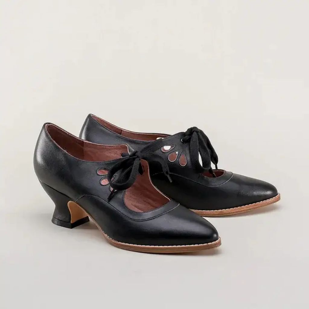 Pointed Toe Leather Mary Jane Shoes Black 1