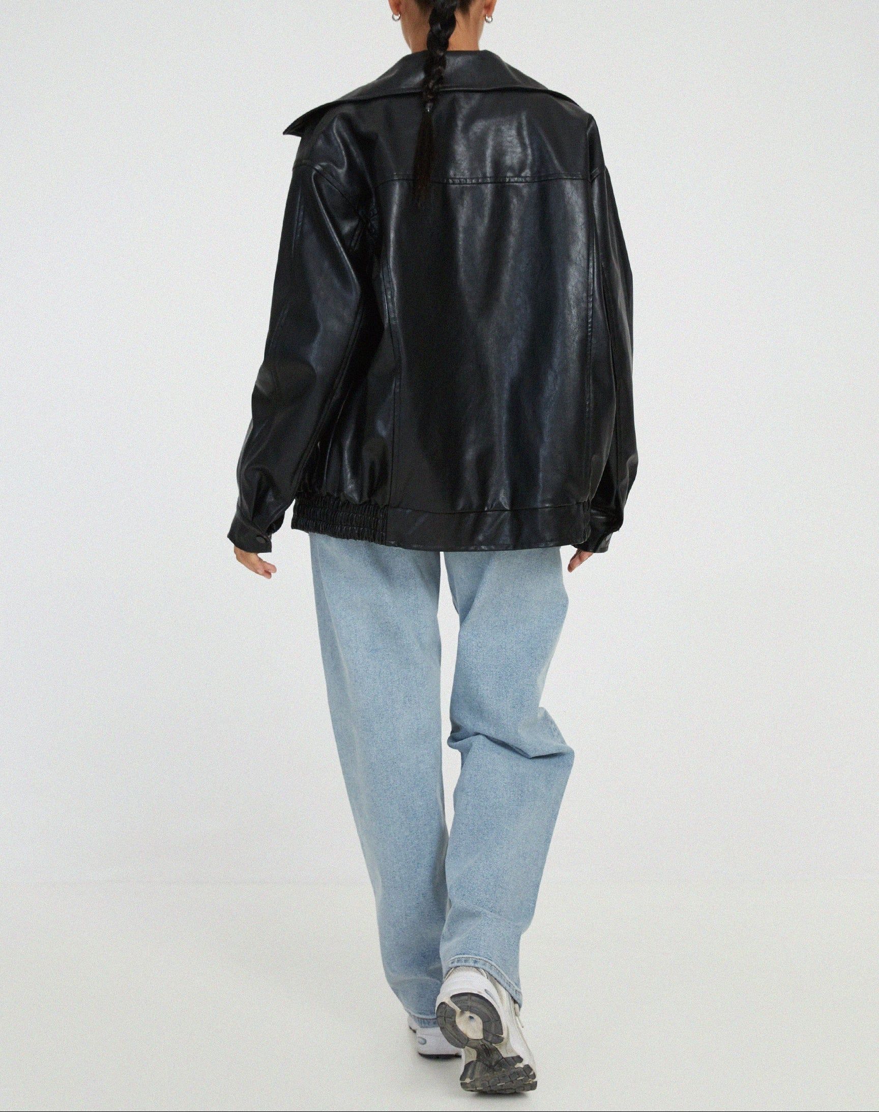 Women's Modern Oversized Jacket with Wide Blazer Collar and Elasticated Hem in Black – 8
